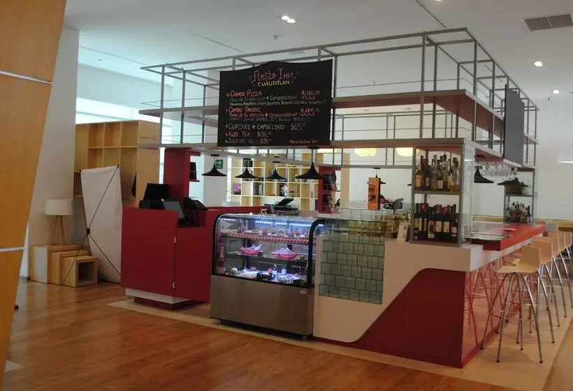هتل Fiesta Inn Cuautitlan