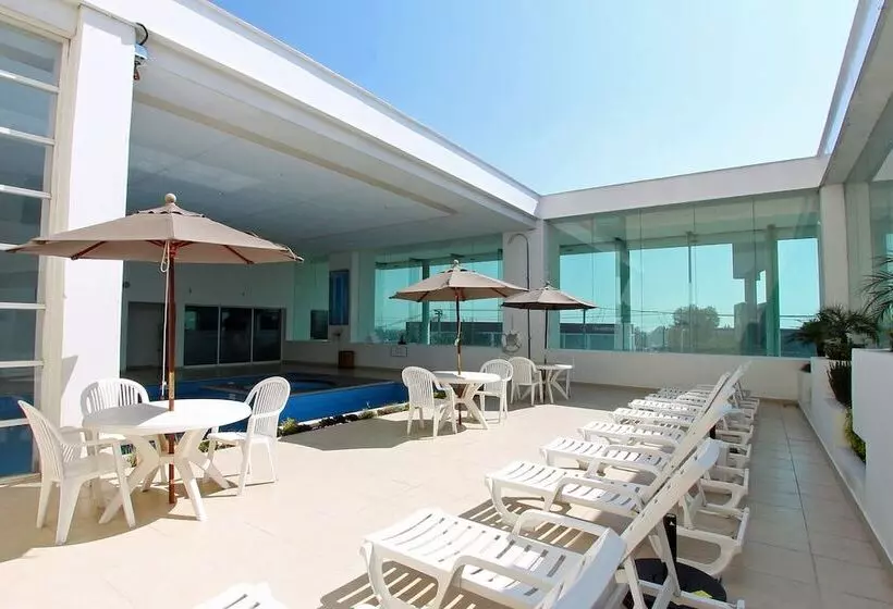 هتل Fiesta Inn Cuautitlan