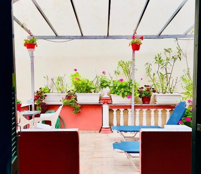 فندق Romantic Palace Beach Apartments