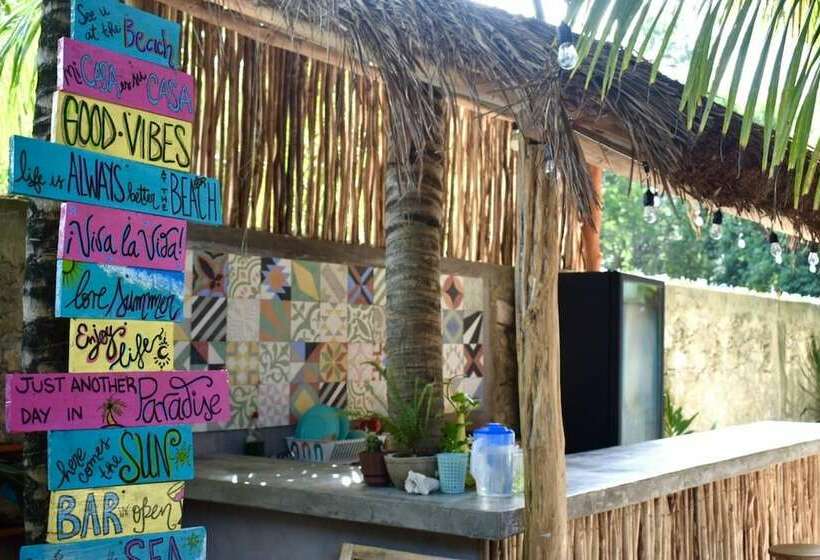 تختخواب و صبحانه Hostal La Malinche   Hostel