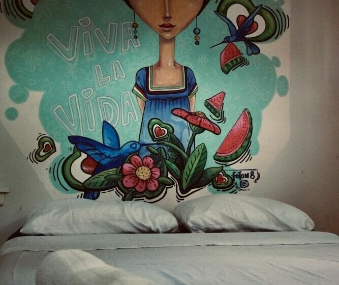 تختخواب و صبحانه Hostal La Malinche   Hostel