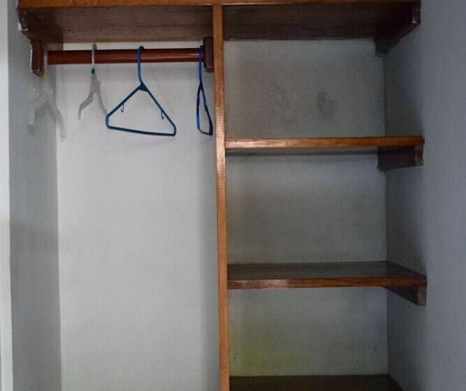 تختخواب و صبحانه Hostal La Malinche   Hostel