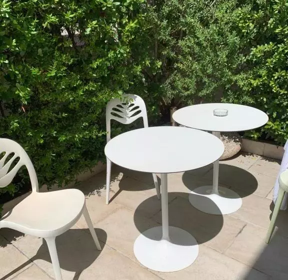 پانسیون B&b Petite Maison