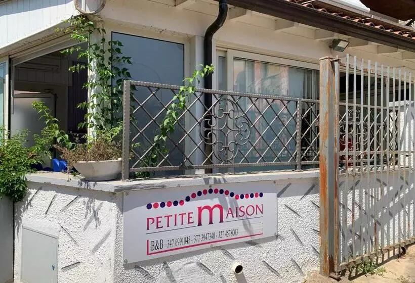 پانسیون B&b Petite Maison
