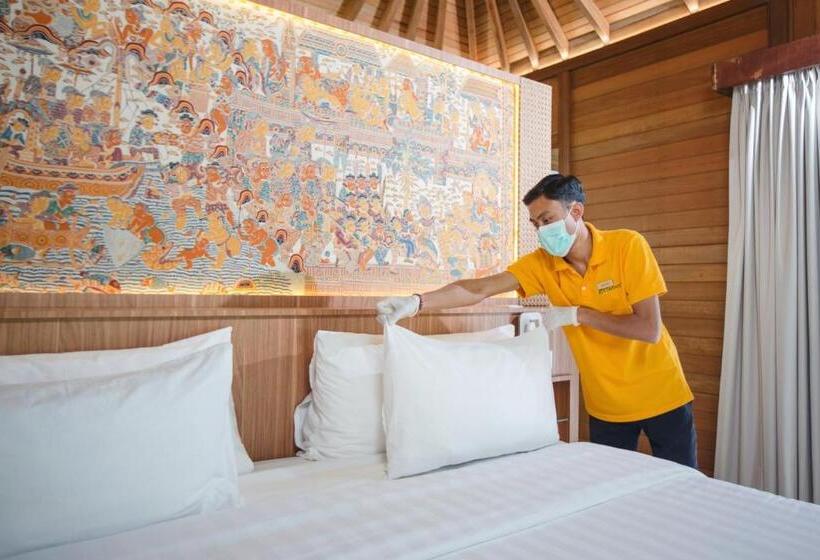 Giriwood Hotel & Villa