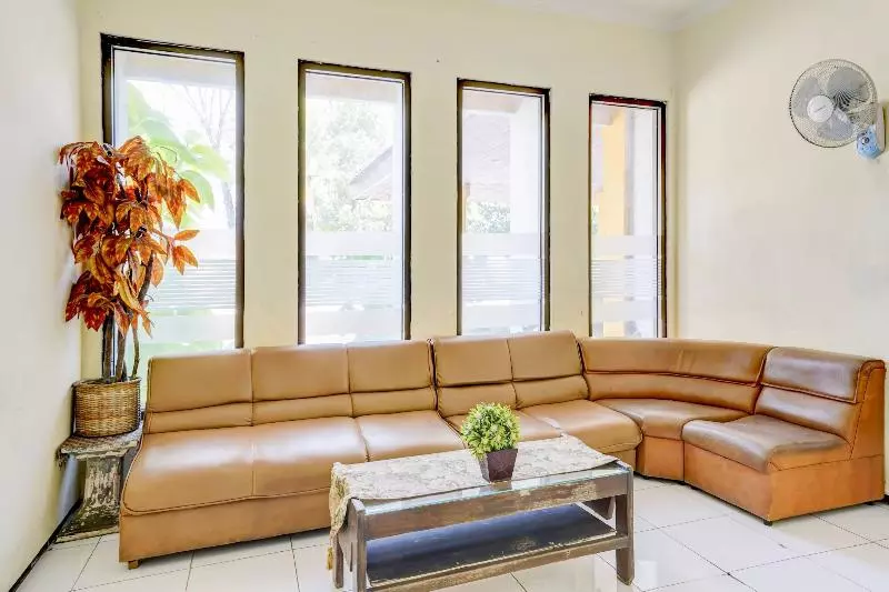 Hotel Lumajang Redpartner