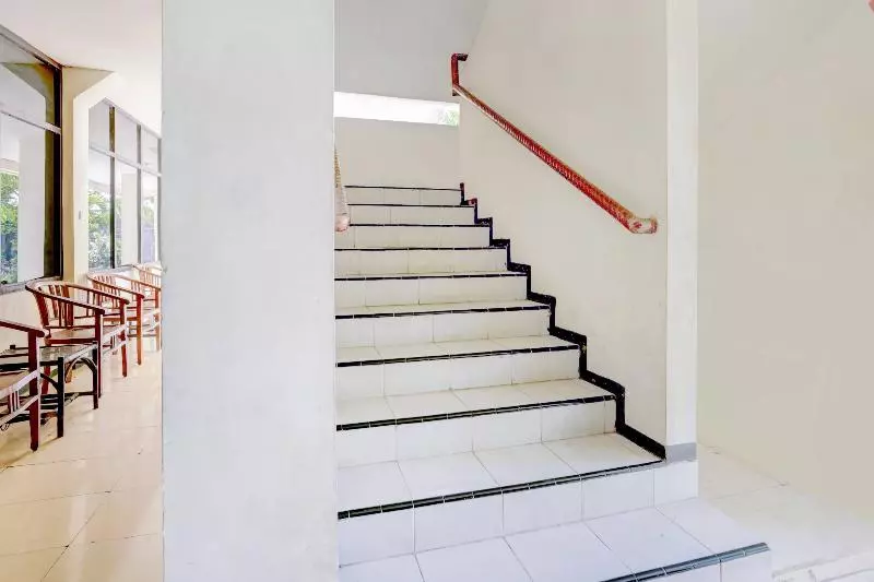 Hotel Lumajang Redpartner