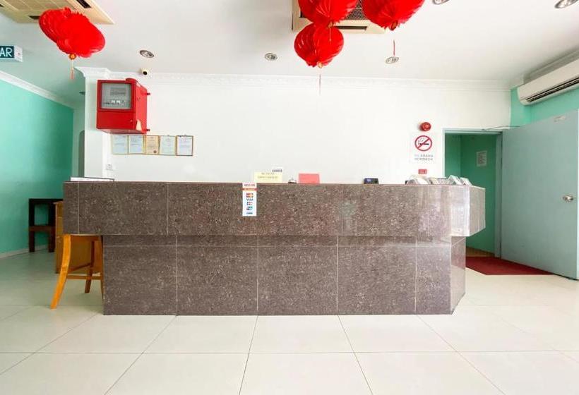 Hotel Oyo 90169 The Grand  2