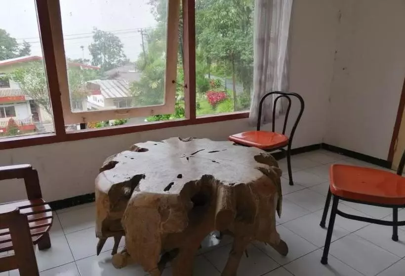 Hotelli Oyo 90258  New Aprilla