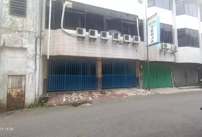 ホテル Oyo 90264 Tedja Guest House