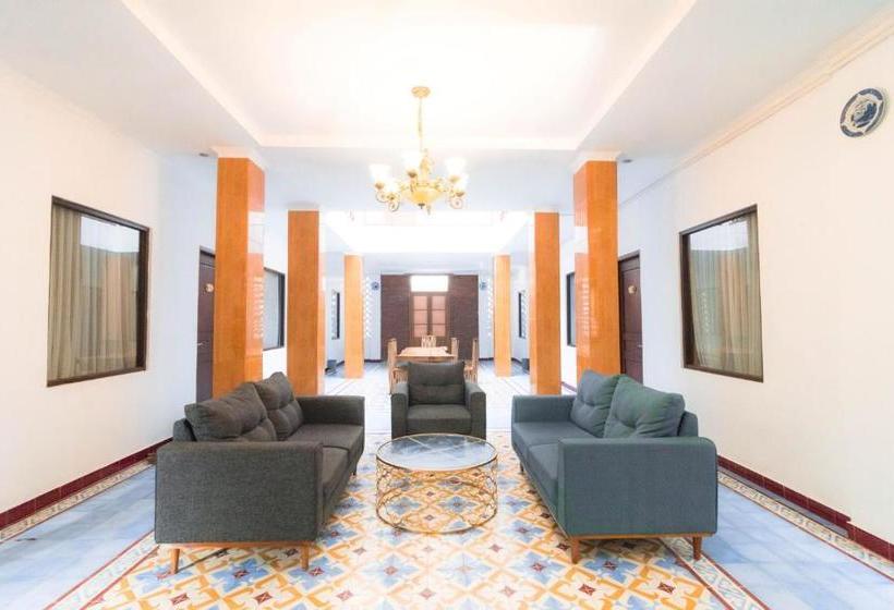 בית מלון כפרי Puri Sidikan Inn