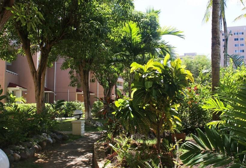 هتل Fisherman S Point Beach Resort