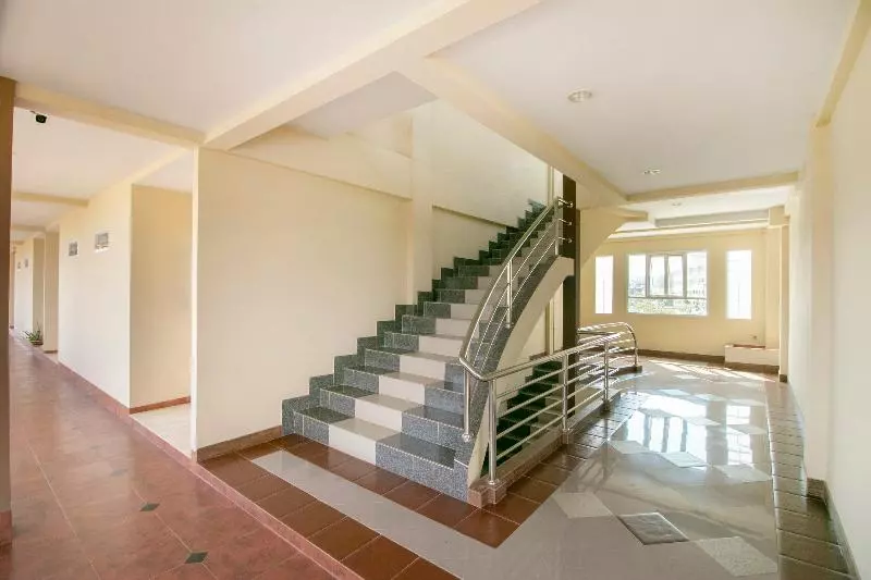 Hotelli Oyo 75387 4 Men Court