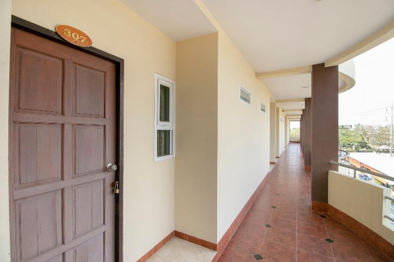 ホテル Oyo 75387 4 Men Court