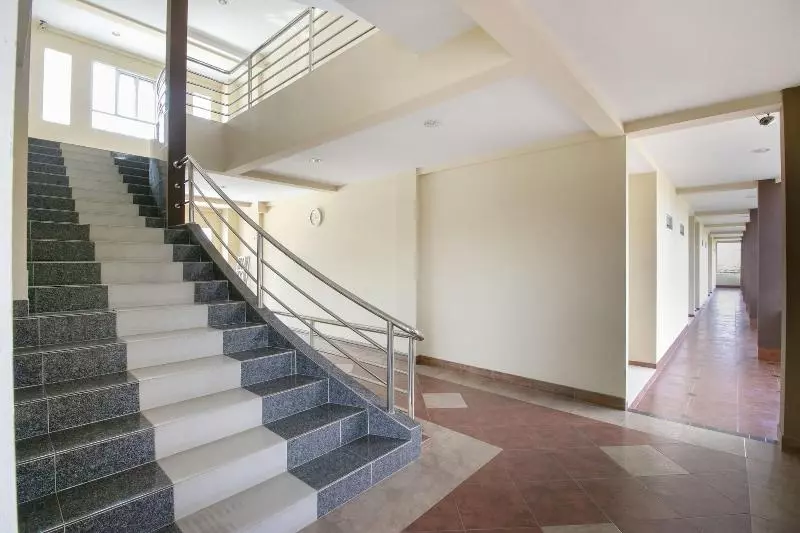 Hotelli Oyo 75387 4 Men Court