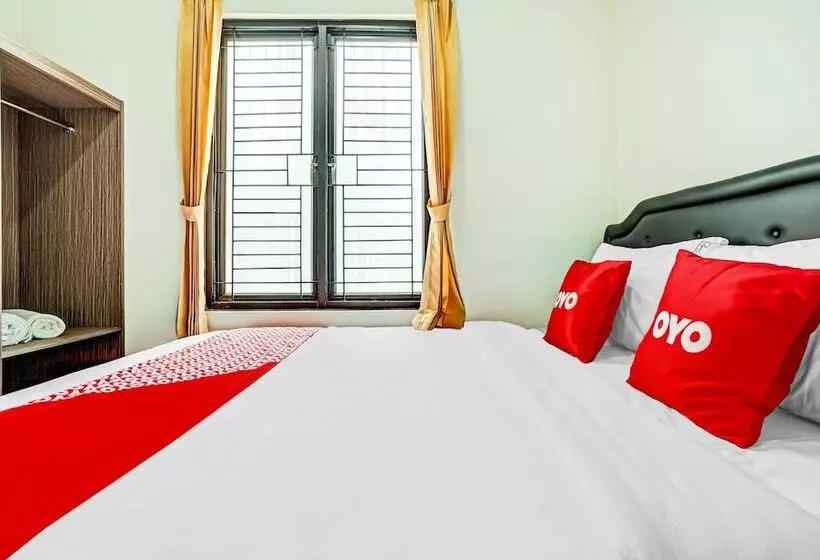 Hotelli Oyo 90211 Isidji Inn