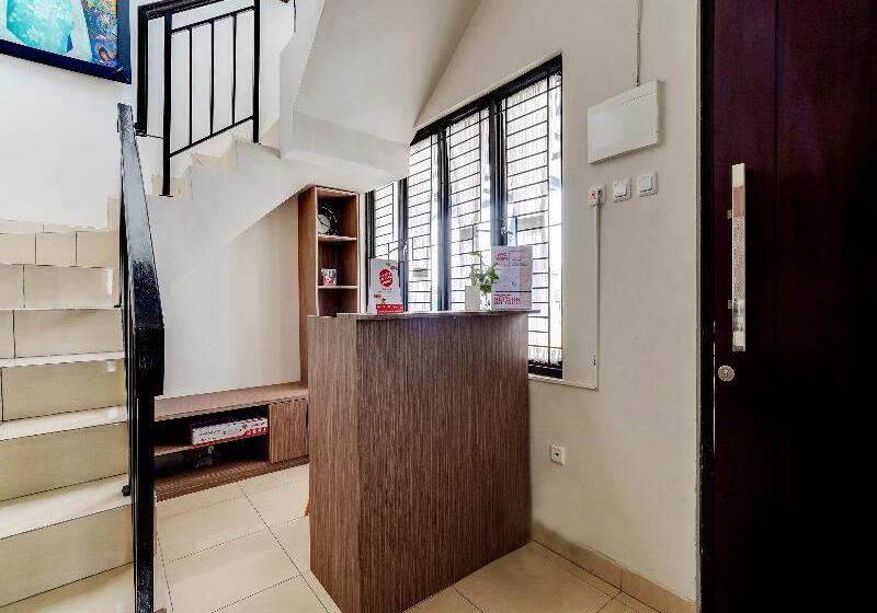 בית מלון כפרי Oyo 90211 Isidji Inn