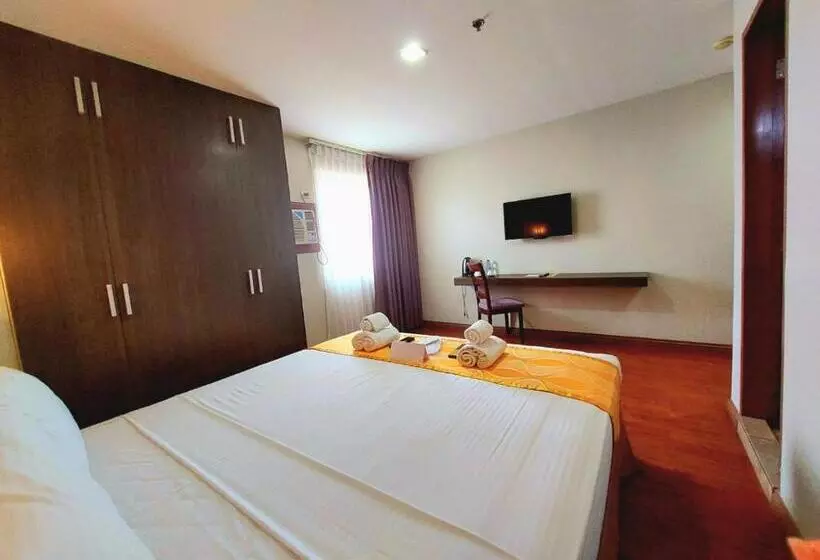 Tagaytay Hotel Sixb