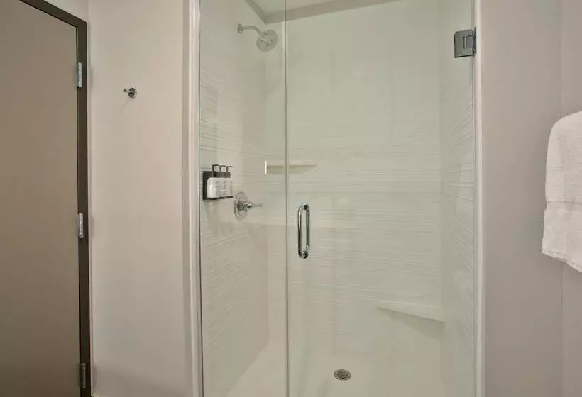 Avid Hotels   Detroit   Warren, An Ihg