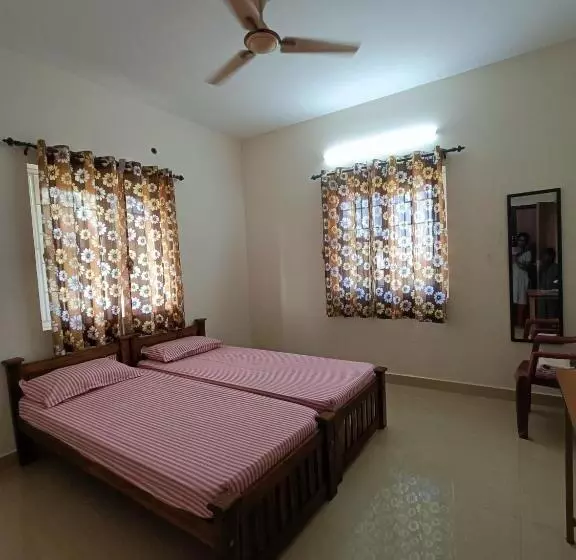カプセルホテル Shantham Service Apartments, Kinathukadavu, Coimbatore