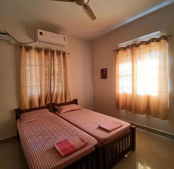 カプセルホテル Shantham Service Apartments, Kinathukadavu, Coimbatore