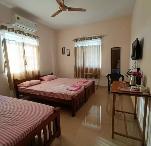カプセルホテル Shantham Service Apartments, Kinathukadavu, Coimbatore