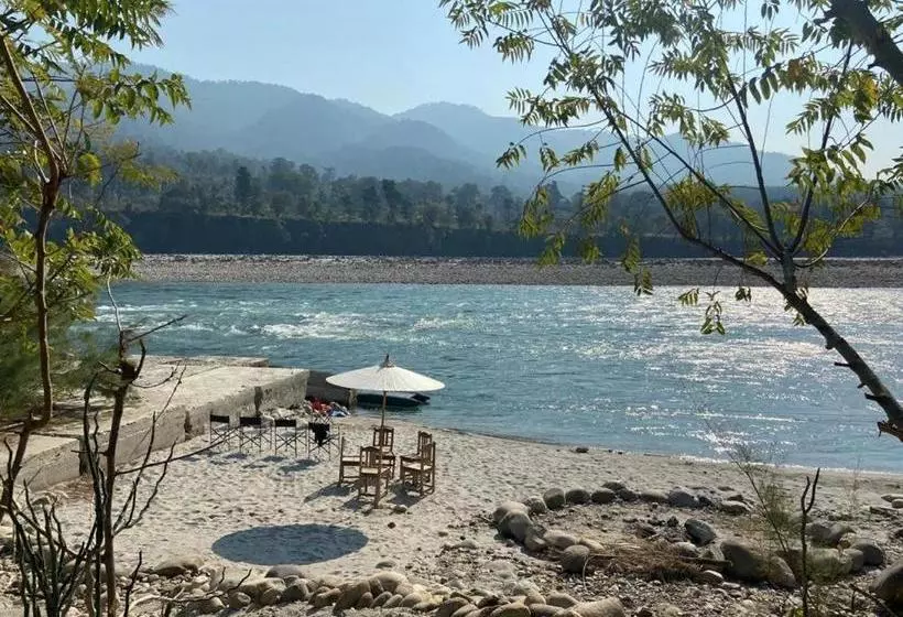 هتل Lushy Days Boom Camp