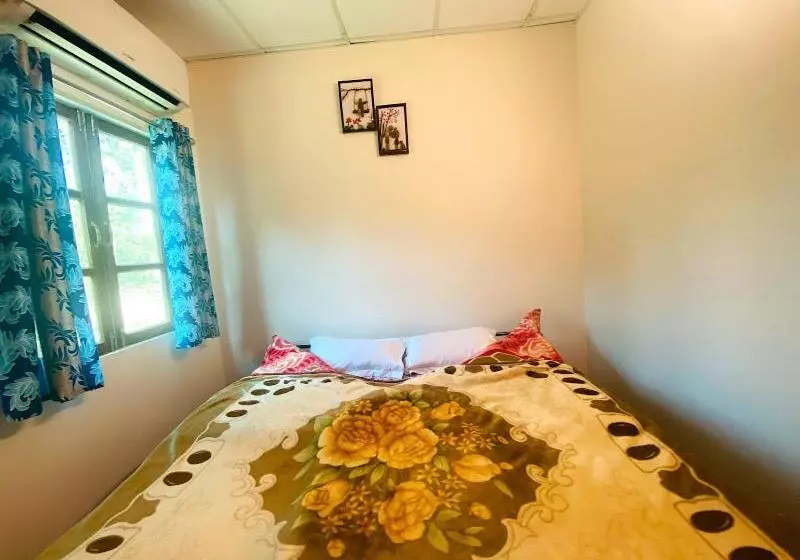 هتل Lushy Days Boom Camp