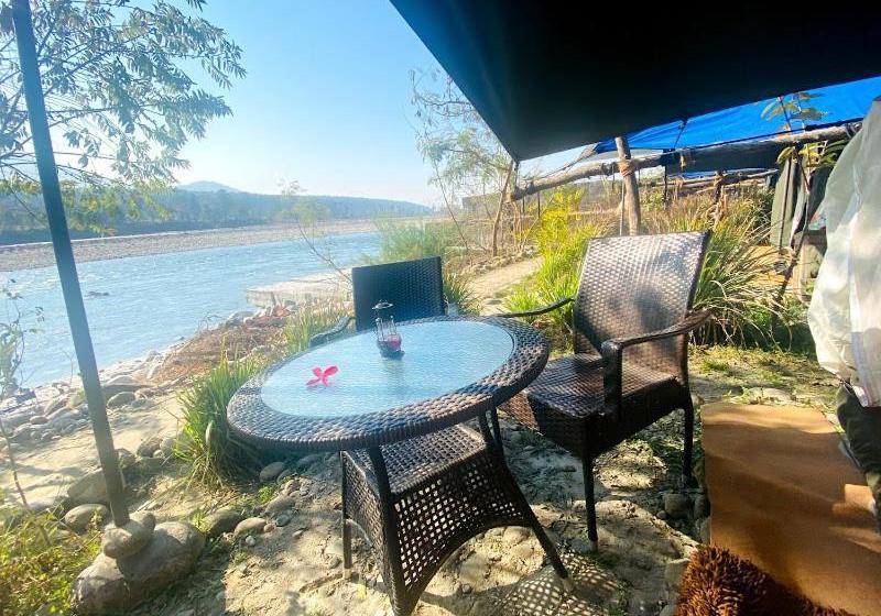 Отель Lushy Days Boom Camp