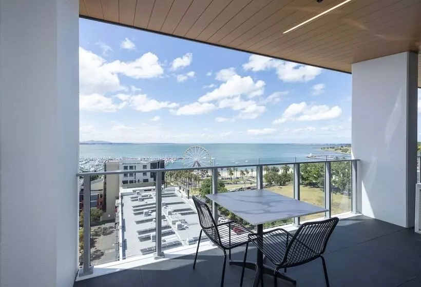 Hotelli Oaks R Suites Geelong