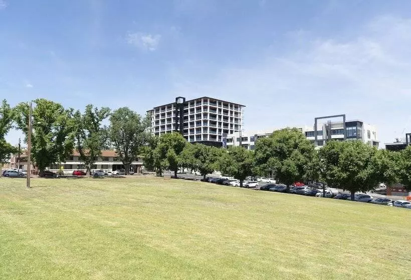 Hotelli Oaks R Suites Geelong