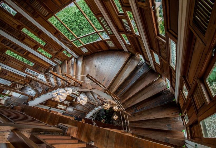 Отель Tira Vilagna Suites & Spa