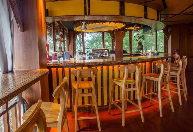 Отель Tira Vilagna Suites & Spa