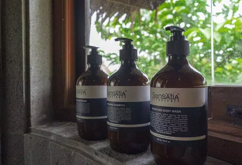 Hotelli Tira Vilagna Suites & Spa