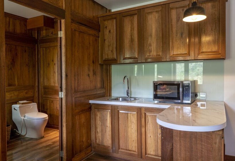 Отель Tira Vilagna Suites & Spa