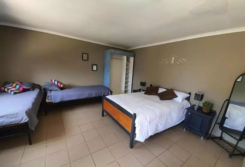 پانسیون Rockabilly Ranch Self Catering Guest Units