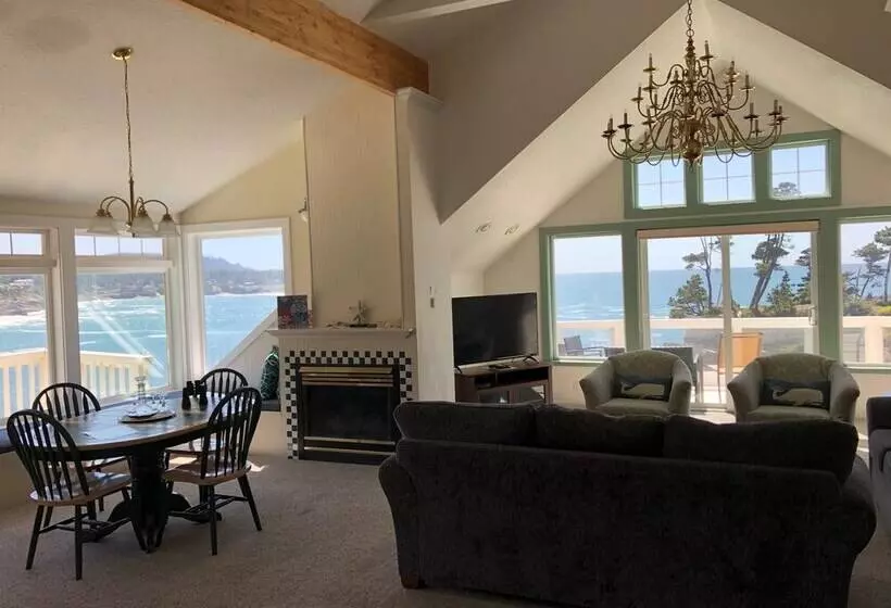 Retkeilymaja Inn At Arch Rock