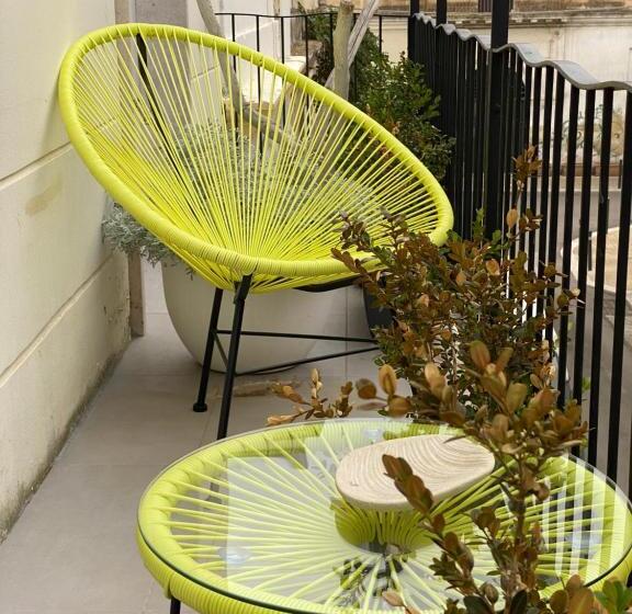 تختخواب و صبحانه Beddhra Mia