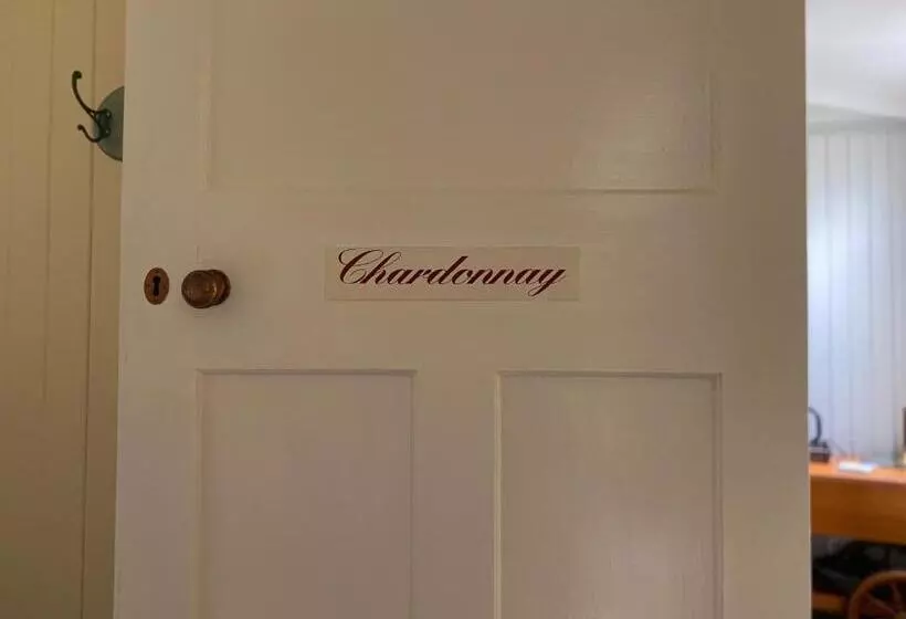 Aamiaismajoitus (B&B) Big Fella Wines & Accommodation