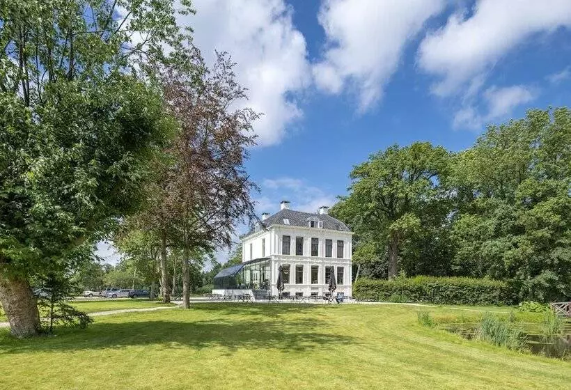 ホテル Flora Batava