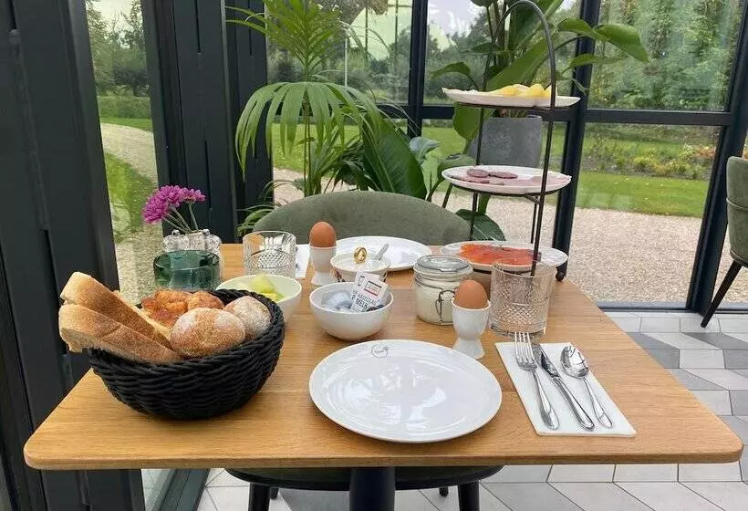 ホテル Flora Batava