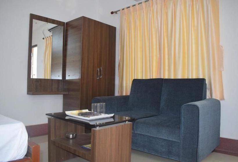 בית מלון כפרי The Palace Inn