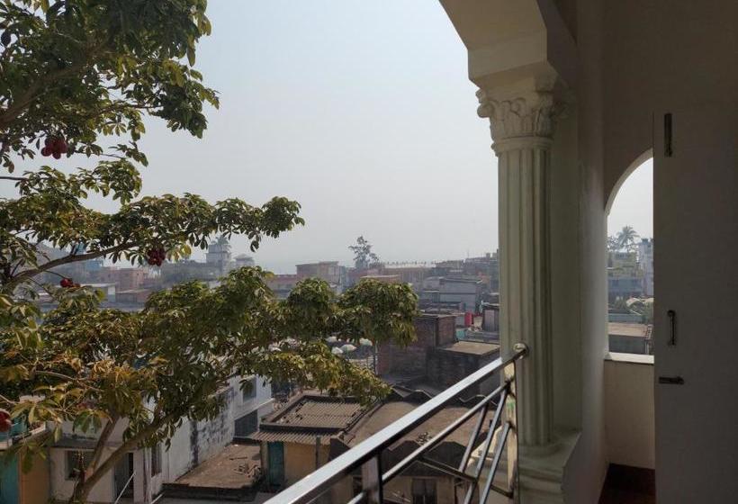 בית מלון כפרי The Palace Inn