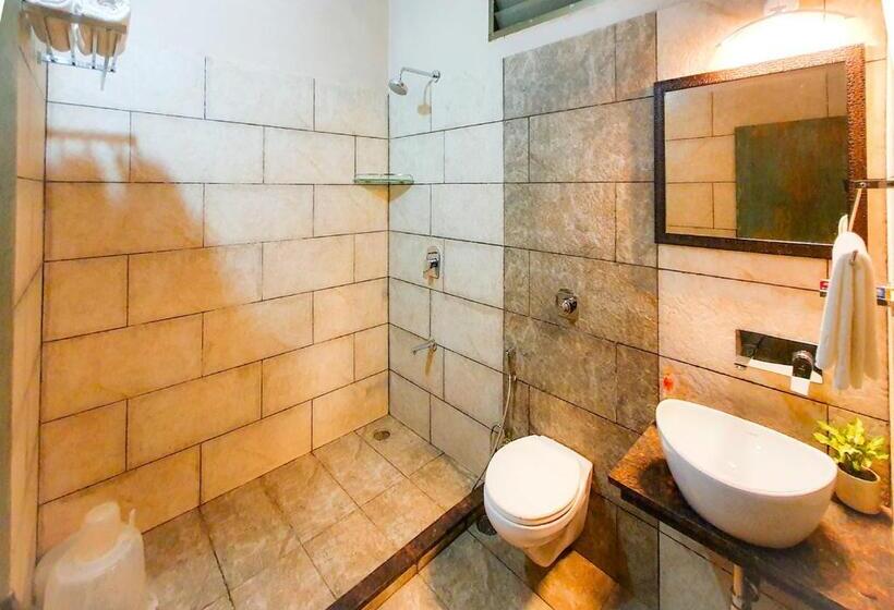 Отель The Satpura Panchtatva Villa