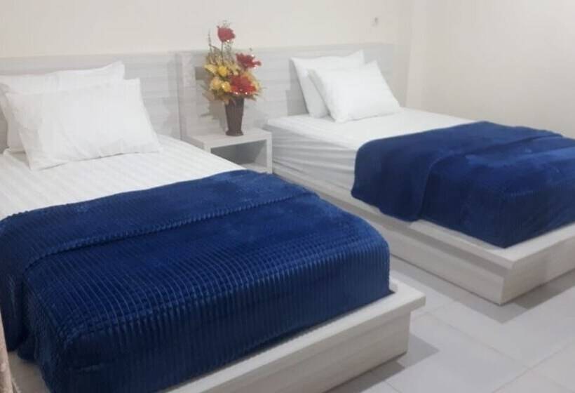 בית מלון כפרי Granada Inn Palu