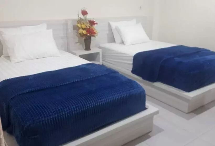 ホテル Granada Inn Palu