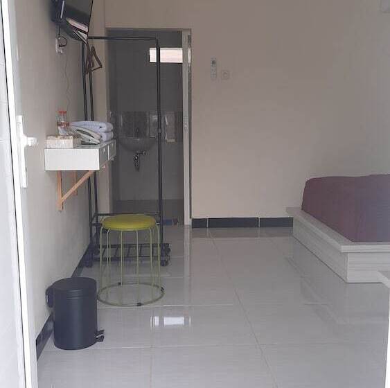 בית מלון כפרי Granada Inn Palu