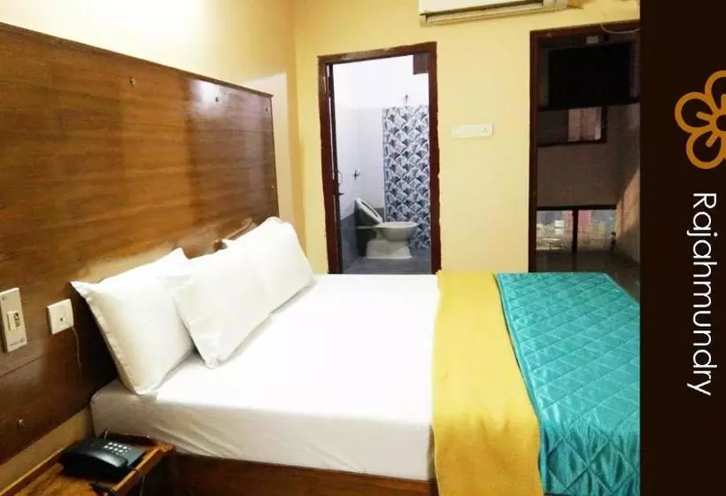 هتل Sona Residency