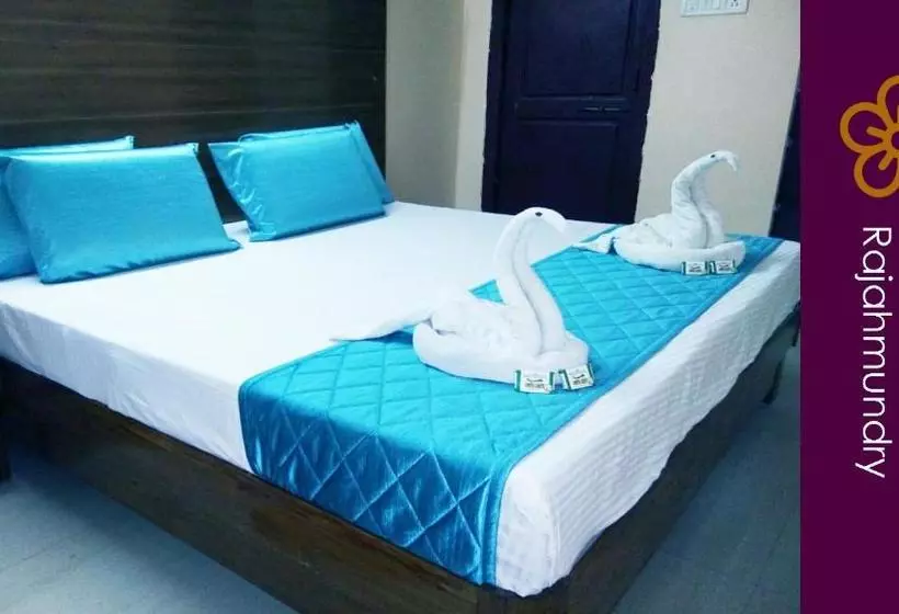 هتل Sona Residency