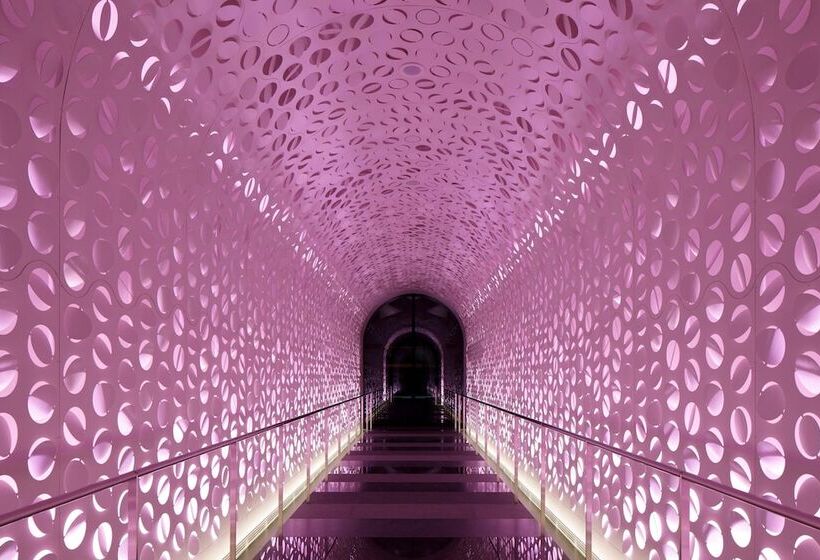 בית מלון כפרי W Osaka